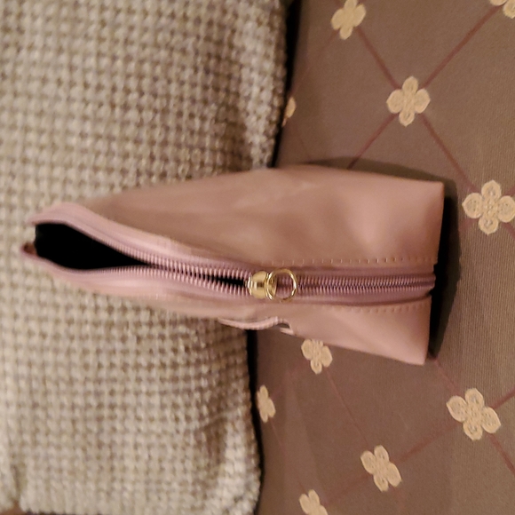 Lips Makeup Bag - Picture 6 of 9